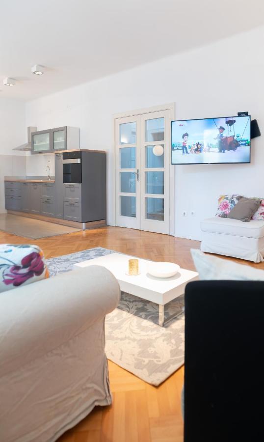 Franco'S Spacious Residence - Great Location Split Luaran gambar